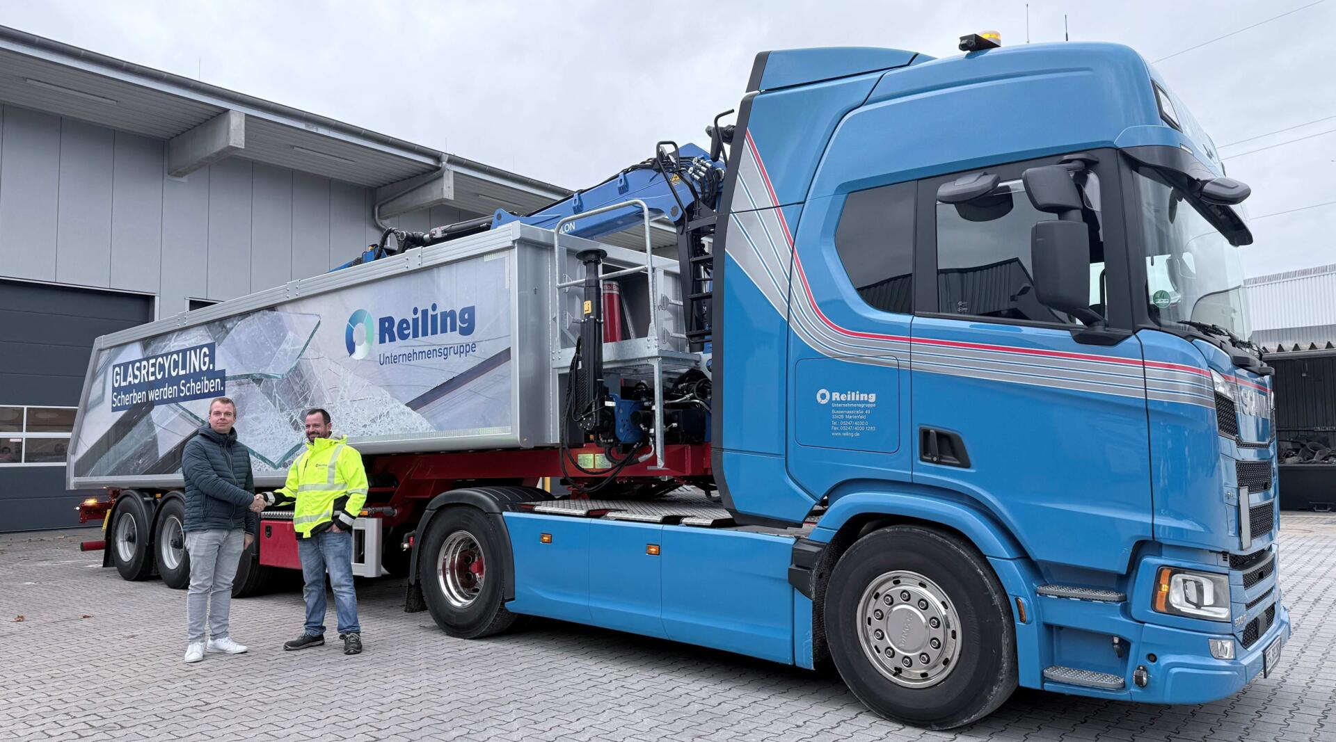 Fahrzeugübergabe_Industriesammelauflieger Fahrzeugübergabe Industriesammler